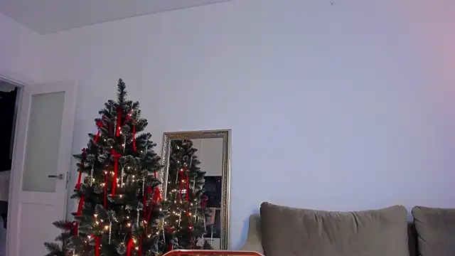 Snapshot of Kossie_ chatting on December 25, 11:22 am Kossie online show from December 25, 11:22 am
