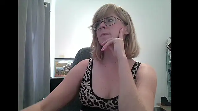 SavannaGirly online show from February 11, 6:11 pm