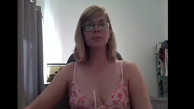 SavannaGirly online show from March 2, 8:48 am