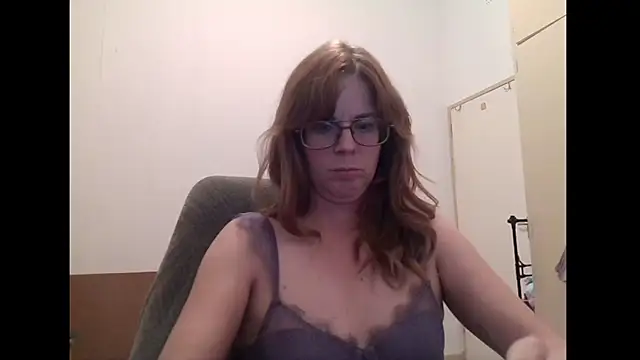 Snapshot of SavannaGirly chatting on June 22, 8:06 pm SavannaGirly online show from June 22, 8:06 pm