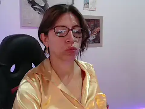 Chayla Ruiz online show from January 8, 4:11 pm