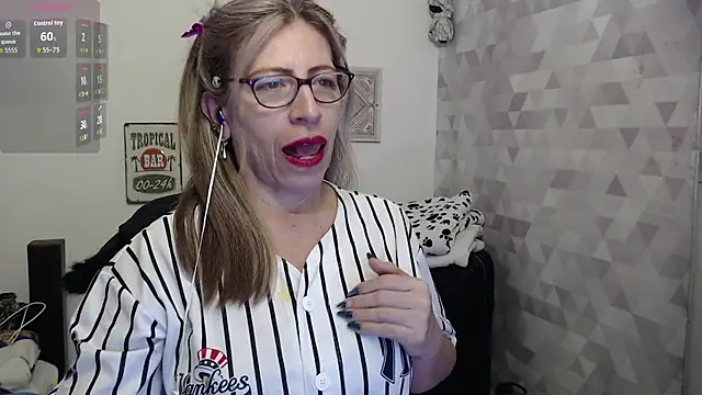 Chayla Ruiz online show from September 19, 7:36 pm