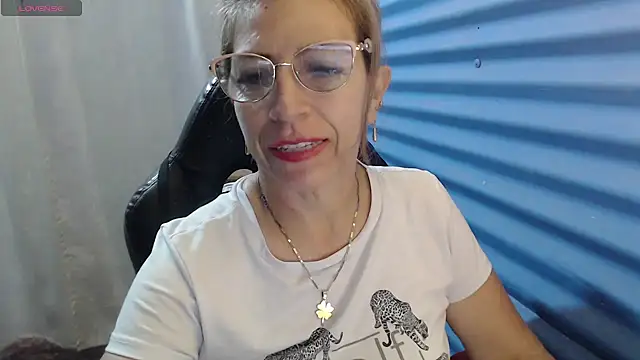 Chayla Ruiz online show from May 2, 9:42 pm