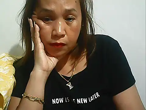 Lhadycarolyn online show from November 2, 11:18 pm