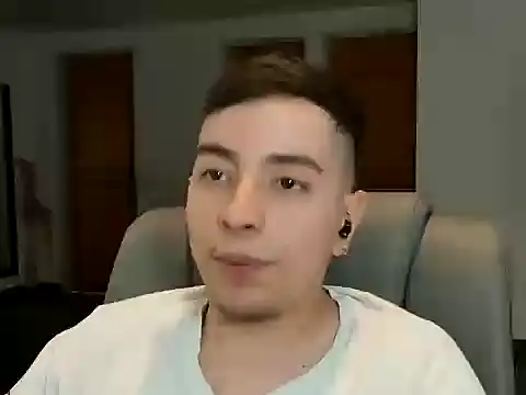 Snapshot of Jhoan_saenz chatting on September 22, 10:23 pm Jhoan saenz online show from September 22, 10:23 pm