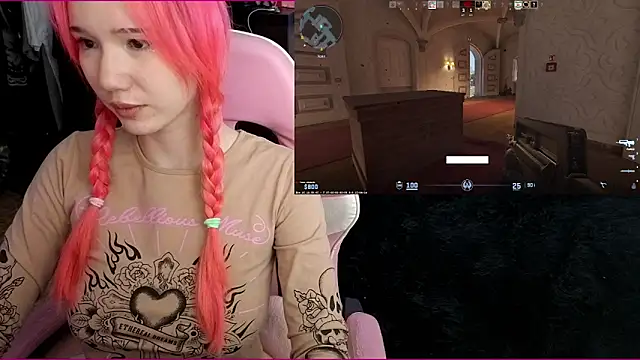 Snapshot of Maya_Viola chatting on December 2, 5:57 am Maya Viola online show from December 2, 5:57 am