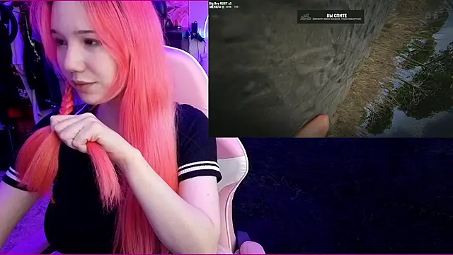 Snapshot of Maya_Viola chatting on December 17, 6:19 am Maya Viola online show from December 17, 6:19 am