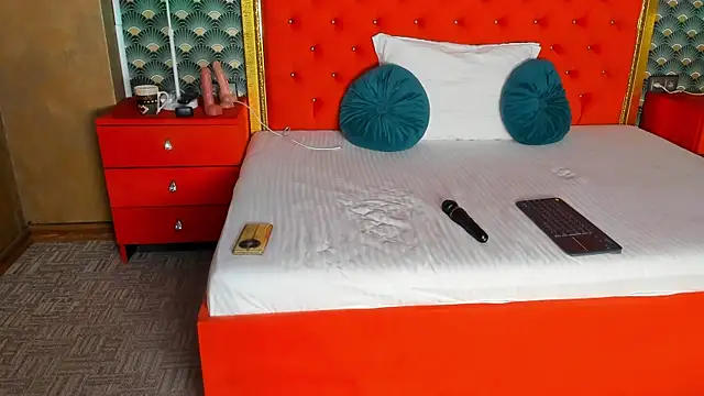 VallerieJones online show from October 24, 7:43 pm