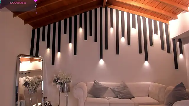 MaryLewis  online show from March 15, 12:02 pm