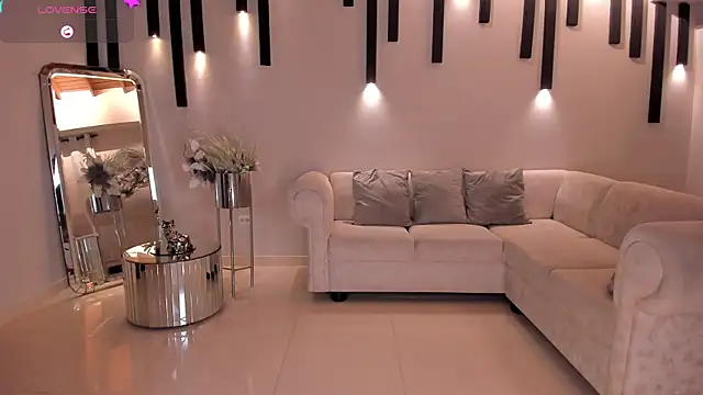 MaryLewis  online show from March 16, 12:00 pm