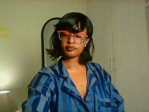 lina pretti online show from September 11, 7:36 pm