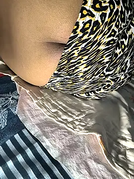 pariraj001 online show from April 3, 5:27 am