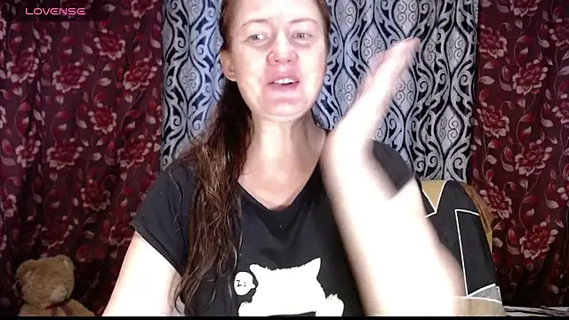 EmilyDoth online show from September 13, 5:07 am