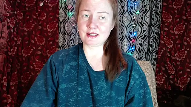 EmilyDoth online show from January 19, 9:02 am