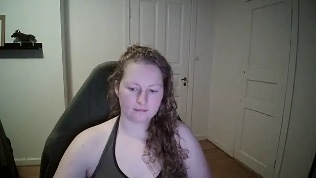 Girlnina-1995 online show from December 2, 11:45 am