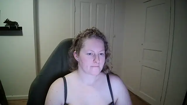 Girlnina-1995 online show from December 12, 7:37 pm
