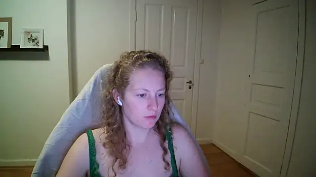 Girlnina-1995 online show from November 3, 7:26 pm