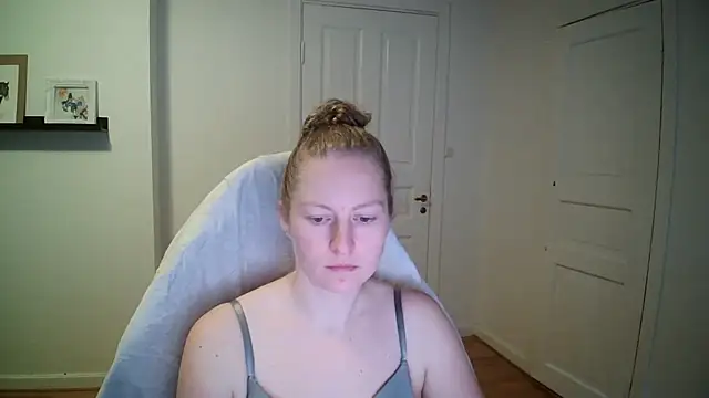 Girlnina-1995 online show from November 6, 11:33 am