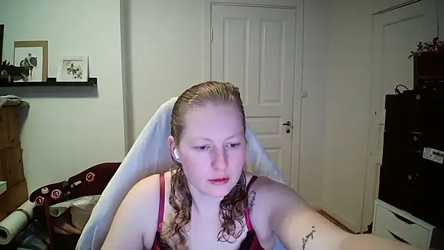 Girlnina-1995 online show from February 18, 8:32 am