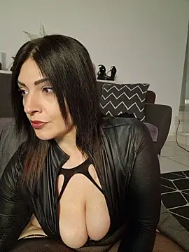 AryaSummersReal online show from May 11, 8:09 am