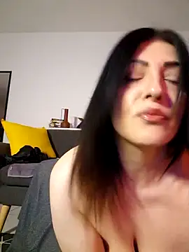 AryaSummersReal online show from May 12, 7:33 pm