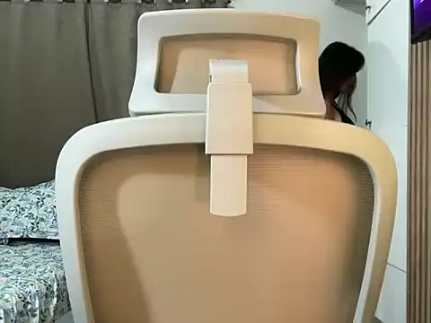 Snapshot of rihanna22 chatting on January 7, 2:19 pm rihanna22 online show from January 7, 2:19 pm