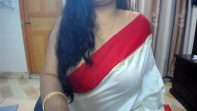 Snapshot of lady_maeda_ chatting on December 13, 8:04 pm lady maeda online show from December 13, 8:04 pm