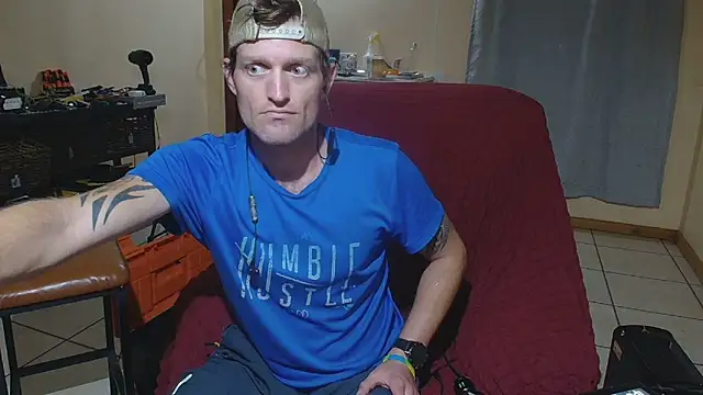 Snapshot of the-billy-blue chatting on April 25, 11:02 pm the-billy-blue online show from April 25, 11:02 pm