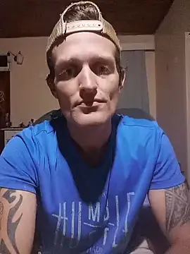 Snapshot of the-billy-blue chatting on May 7, 11:32 pm the-billy-blue online show from May 7, 11:32 pm
