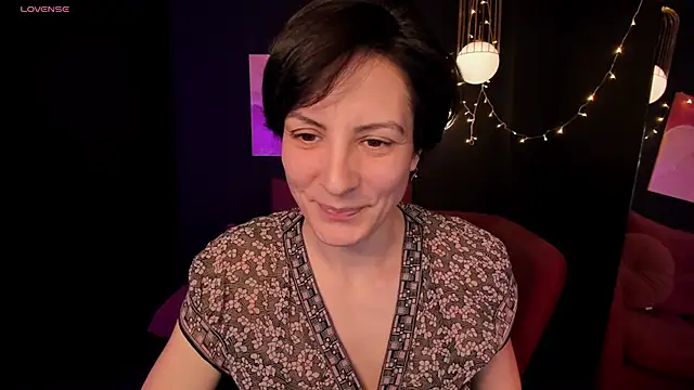 Snapshot of LorenDaze chatting on February 8, 2:16 pm LorenDaze online show from February 8, 2:16 pm