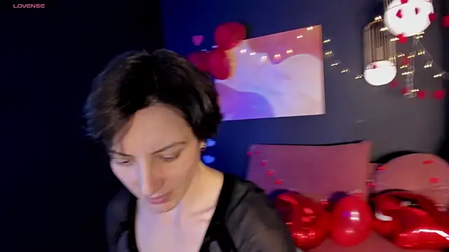 Snapshot of LorenDaze chatting on February 15, 2:00 pm LorenDaze online show from February 15, 2:00 pm