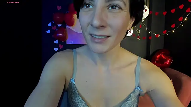 Snapshot of LorenDaze chatting on February 15, 5:07 pm LorenDaze online show from February 15, 5:07 pm