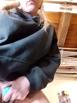 eatmeplease44 online show from March 12, 1:01 am