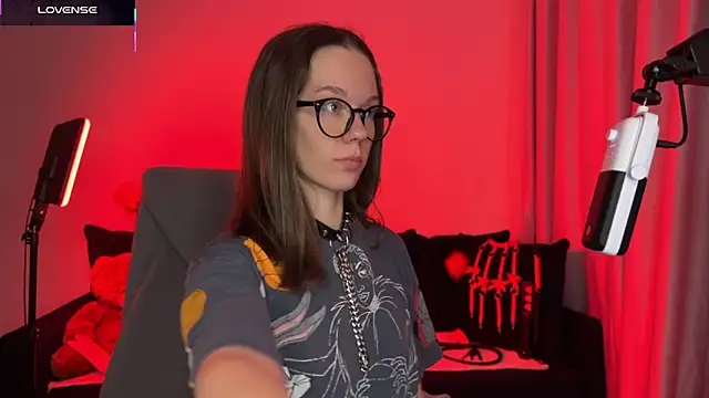 Snapshot of DivineBite chatting on October 21, 5:02 pm DivineBite online show from October 21, 5:02 pm