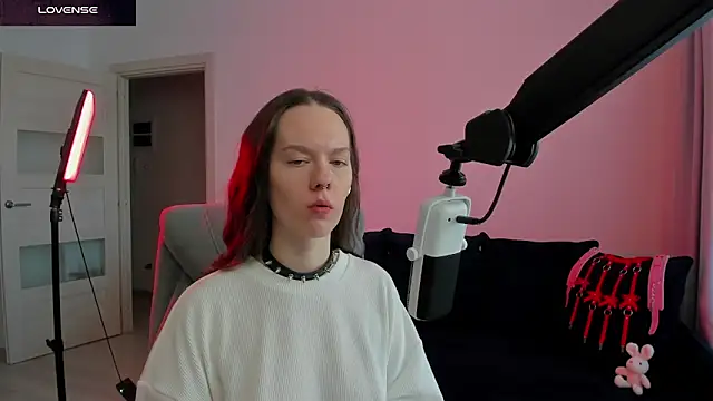 DivineBite online show from February 18, 1:29 pm