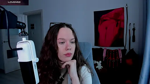 DivineBite online show from May 16, 12:04 pm