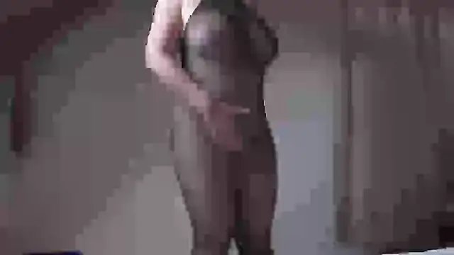 Snapshot of BustyGaby chatting on October 1, 8:20 am BustyGaby online show from October 1, 8:20 am