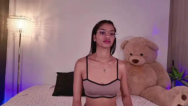 liagirl cute online show from May 9, 5:23 am