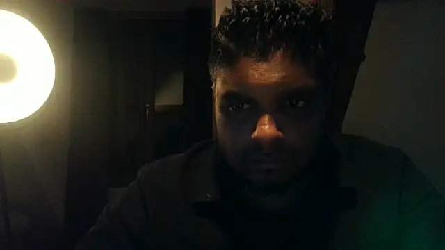 Snapshot of Bandusrilankasexymen chatting on January 3, 6:03 pm Bandusrilankasexymen online show from January 3, 6:03 pm