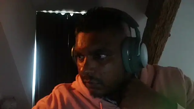 Snapshot of Bandusrilankasexymen chatting on October 19, 10:49 am Bandusrilankasexymen online show from October 19, 10:49 am