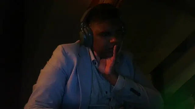 Snapshot of Bandusrilankasexymen chatting on December 1, 10:26 pm Bandusrilankasexymen online show from December 1, 10:26 pm