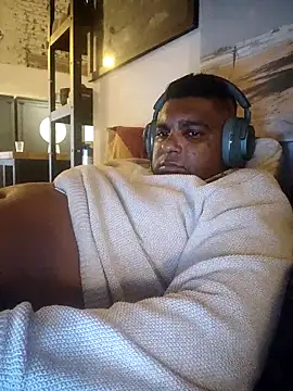 Snapshot of Bandusrilankasexymen chatting on December 22, 11:13 pm Bandusrilankasexymen online show from December 22, 11:13 pm