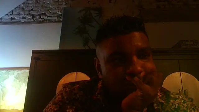 Snapshot of Bandusrilankasexymen chatting on January 17, 1:43 am Bandusrilankasexymen online show from January 17, 1:43 am