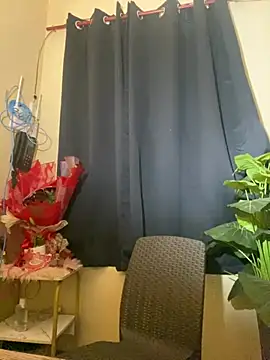 Snapshot of sweetyula chatting on March 17, 1:43 am sweetyula online show from March 17, 1:43 am