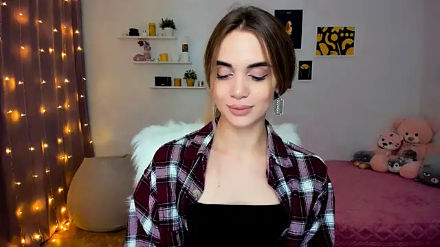 aPieceOfJoy online show from December 6, 7:34 pm