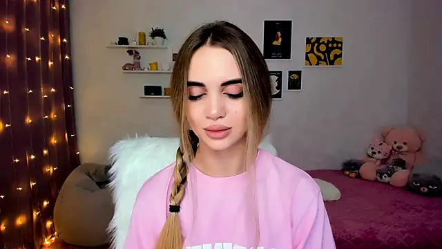 aPieceOfJoy online show from December 7, 11:45 pm