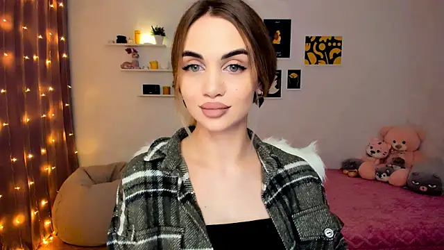 aPieceOfJoy online show from December 8, 8:58 pm