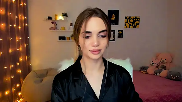 aPieceOfJoy online show from December 9, 11:45 pm