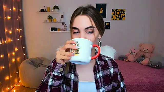 aPieceOfJoy online show from January 11, 8:32 pm