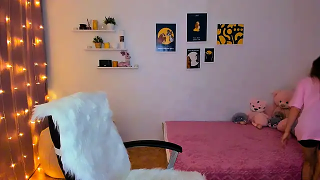 aPieceOfJoy online show from January 29, 8:04 pm